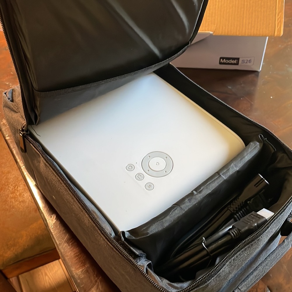 NEW Projector! - Picture 4 of 5